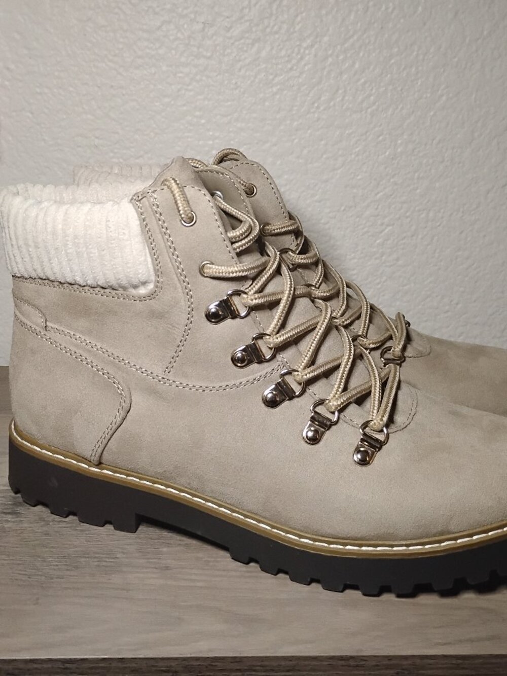 Cliffs by White Mountain Women's Connie Lace-up Booties